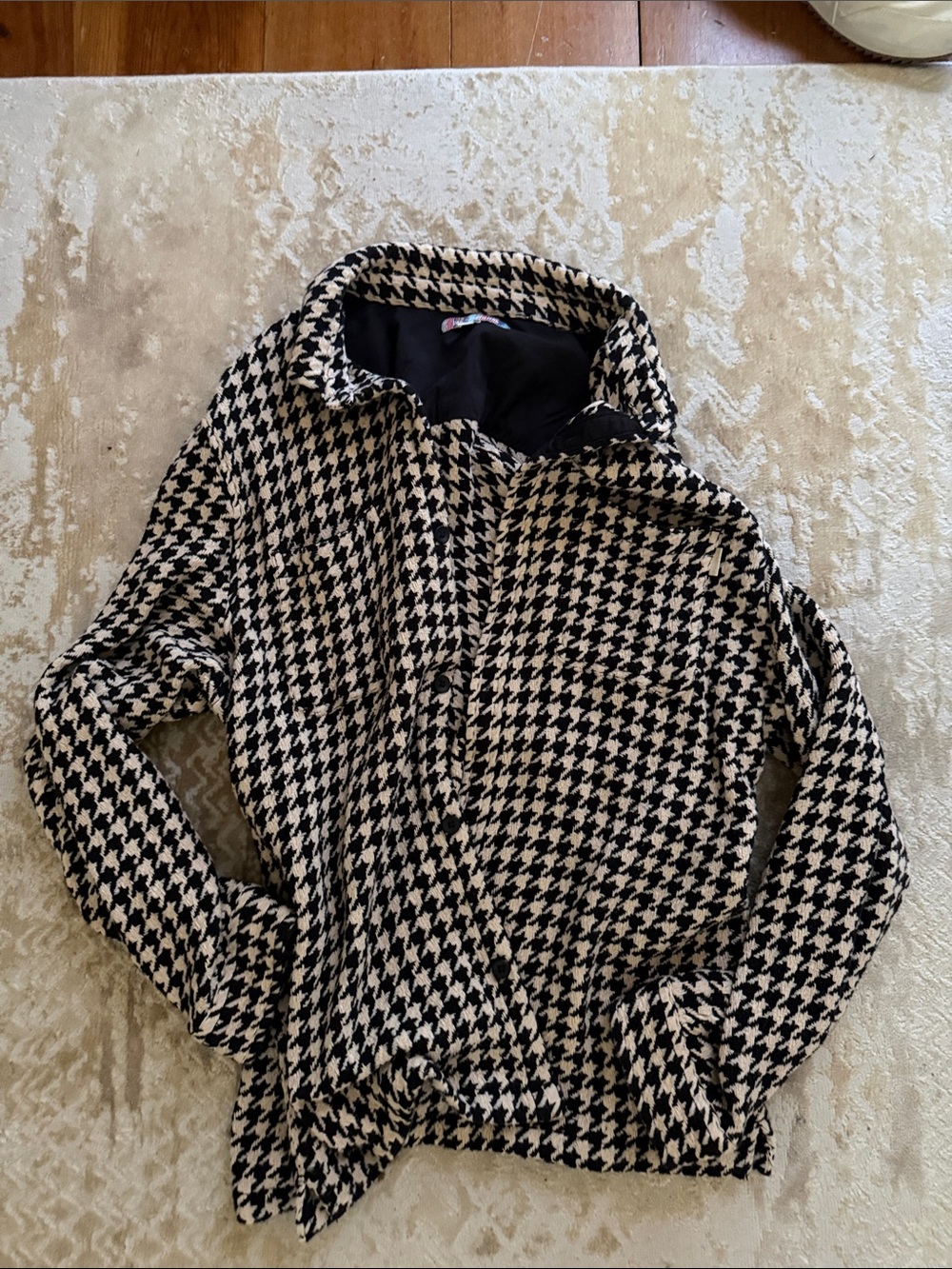 Urban Outfitters Black and Cream Houndstooth Button-Down Shirt